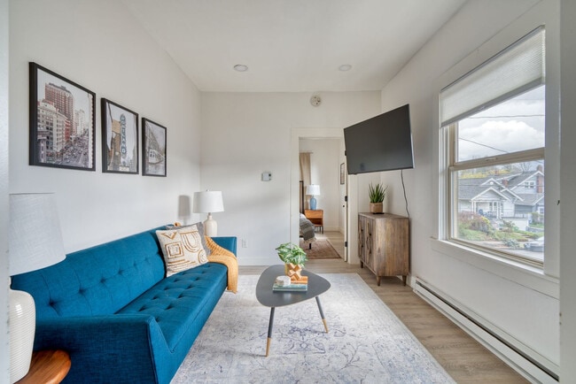Building Photo - 4922 SE 50th Ave Unit SI ID1611913P