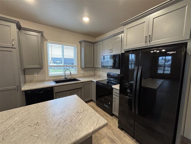 Photo - 320 Rising Star Ln