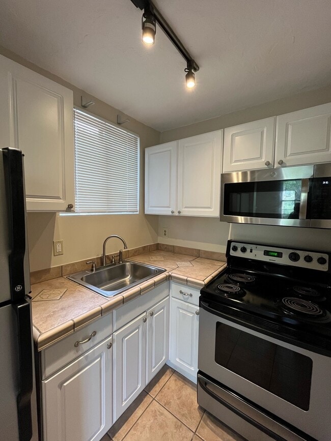 Photo - 6814 Thomas Blvd