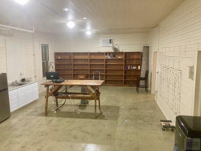 Photo - 902 Church St