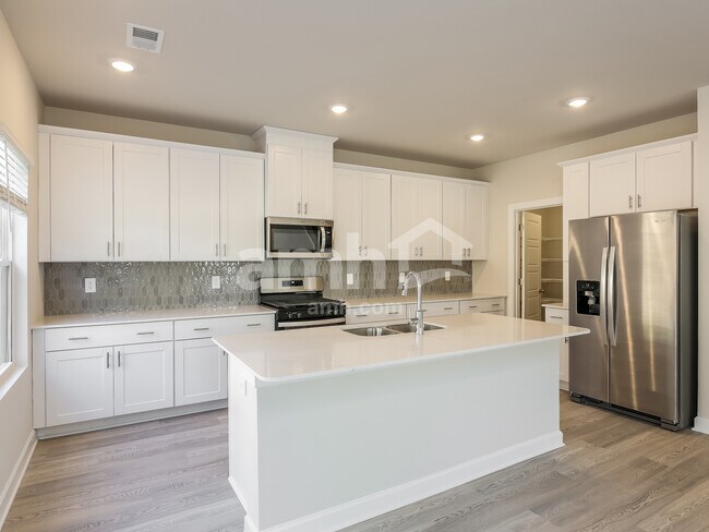 Photo - 797 Treeline Rd