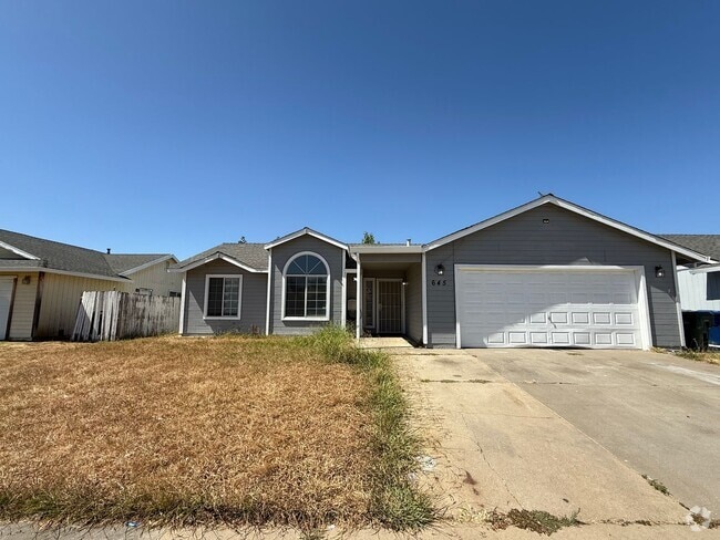 Building Photo - Spacious 4bed 2bath home in the Rio Linda/...