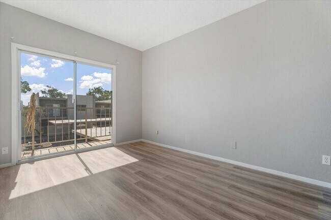 Photo - 2814 E Marconi Ave Unit 203