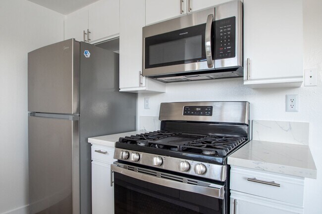 5002 Tujunga Ave Unit 203