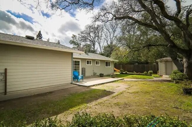 Photo - 8282 Hillgrove St