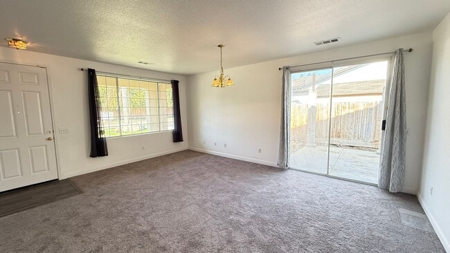 Photo - 3 Bedroom, 2 Bathroom Home with Pool locat...