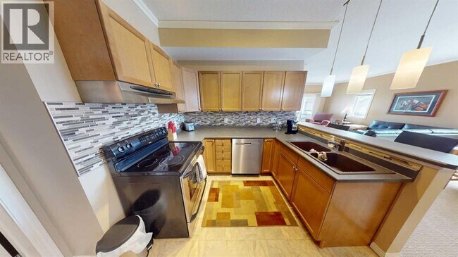 Photo - 8640-8103 103 Ave