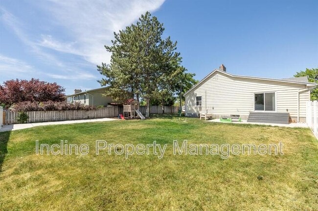 Photo - 732 E 200 N St