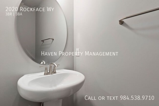 Photo - 2020 Rockface Wy Casa