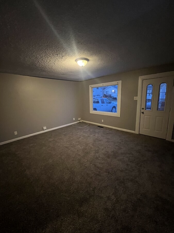 Photo - 204 Flora Dr
