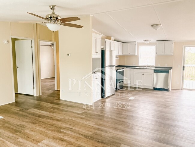 Photo - 900 Rockbridge Ave