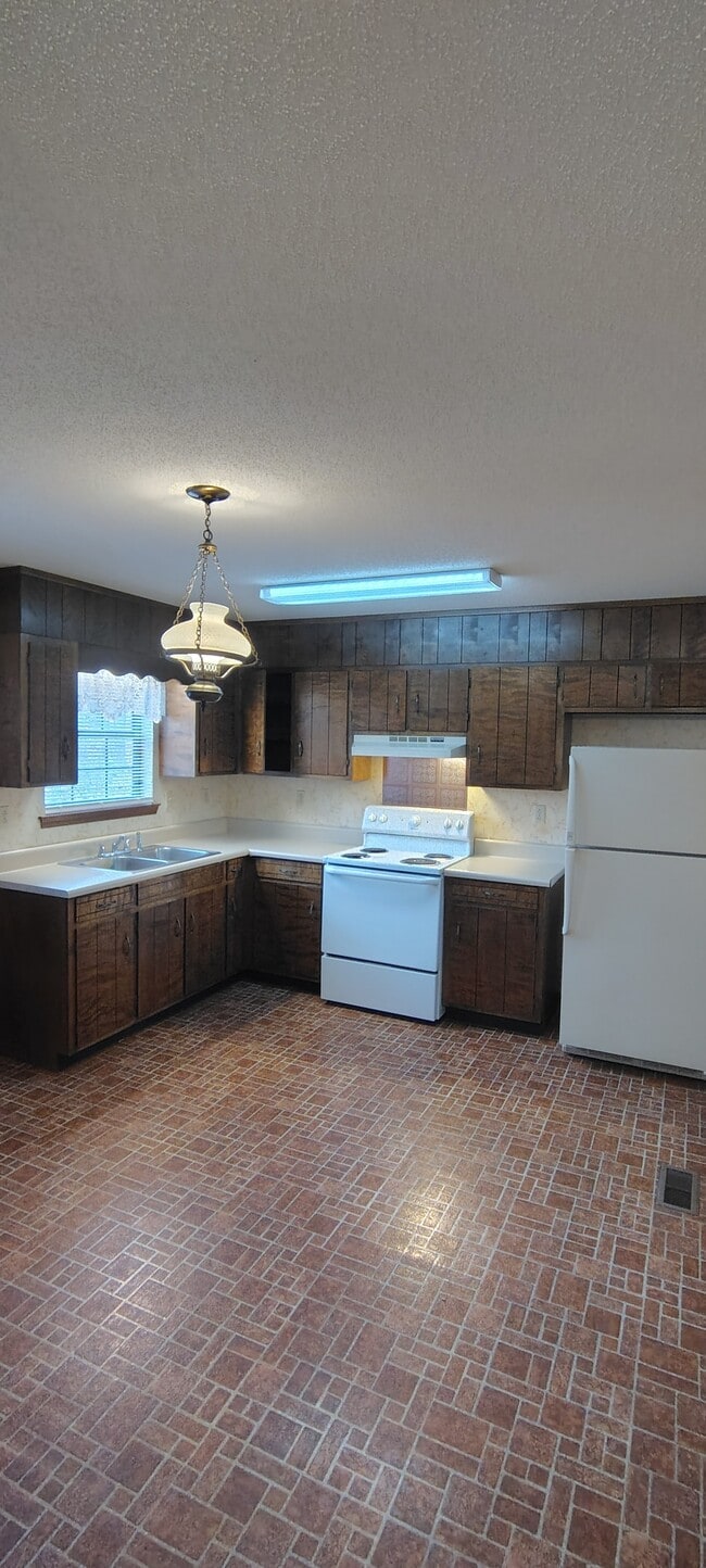 Photo - 126 Old Charleston Rd NE