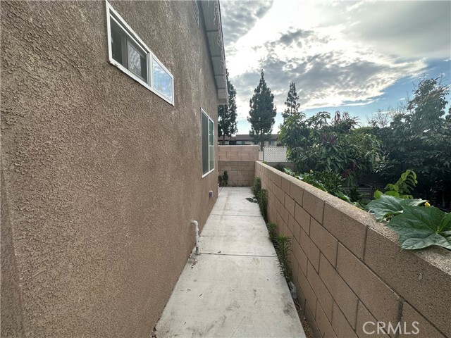 Photo - 10893 Date St