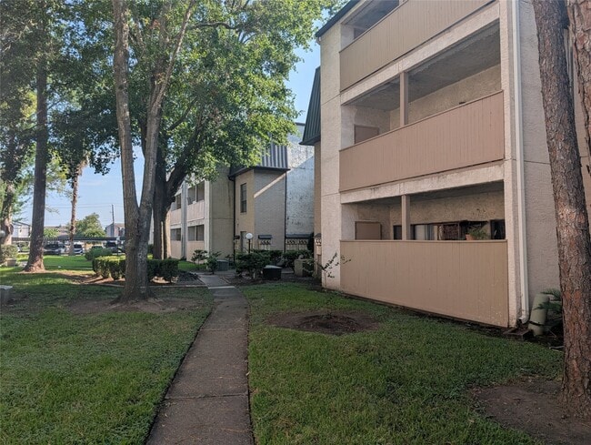 Building Photo - 8433 Hearth Dr Unit 31 Rental