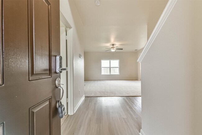 Photo - 1123 Rare Fancy Dr