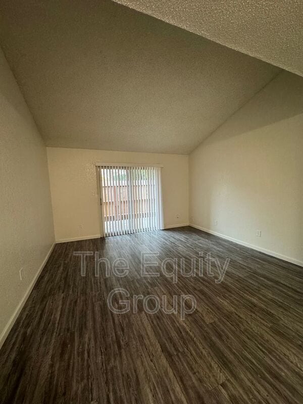 Photo - 1402 W Elowin Ave