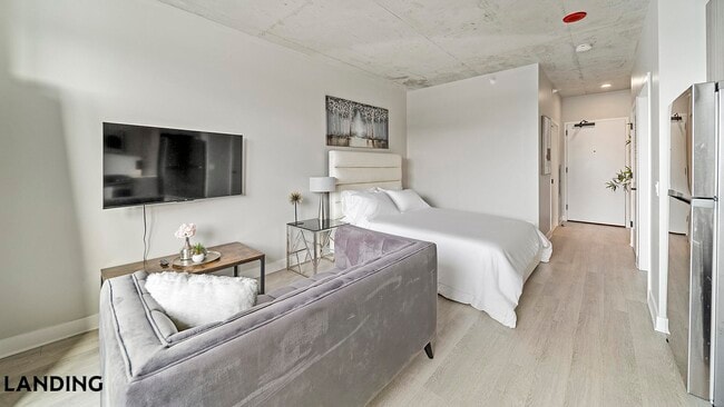 Building Photo - 4611 N Broadway