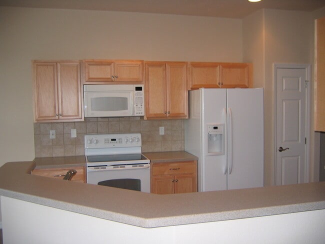 Photo - 12854 Carrington Cir Unidad 102 Rental