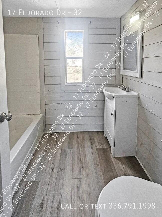 Photo - 17 Eldorado Dr
