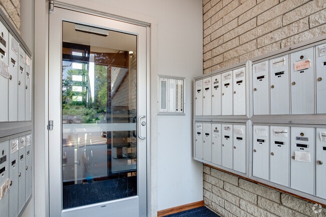Entrance Mail Room