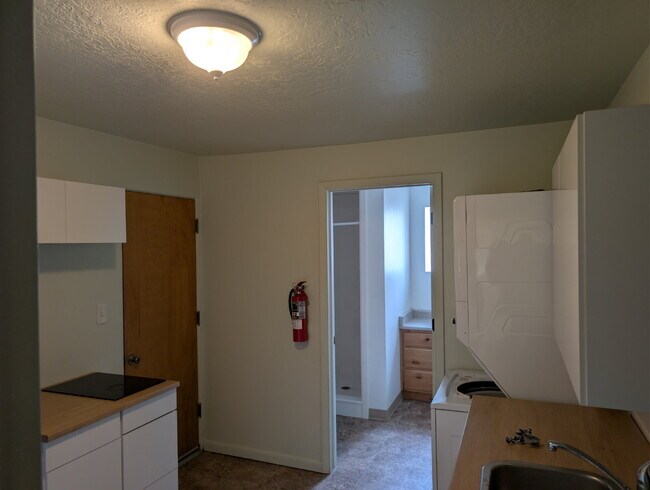Photo - Updated Studio Apartment in Ephraim – All Utilities Included + Pet Friendly Unidad Studio