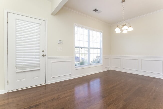Photo - 815 Forsythia Way