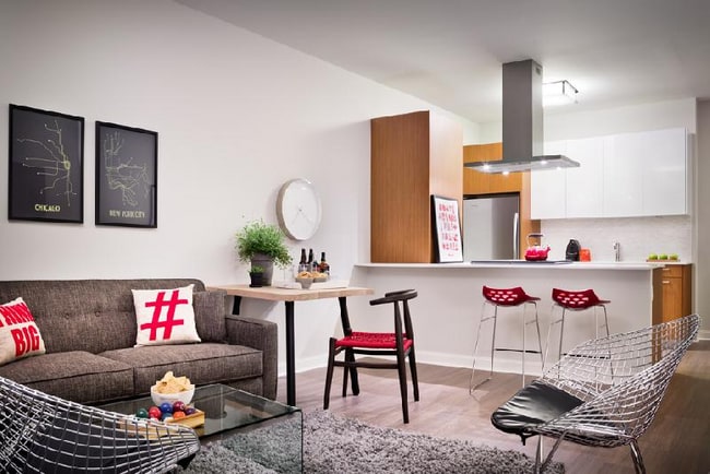 Photo - 465 E Illinois St