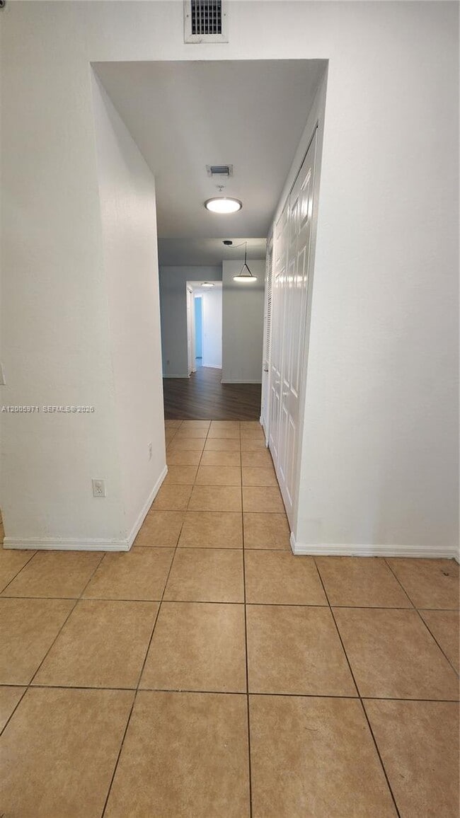 Photo - 3600 Oaks Clubhouse Dr Unidad 206