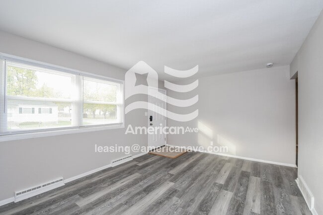 Photo - 1147 Baron Ave