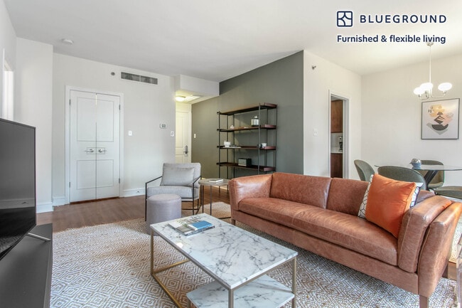 Photo - 200 E Chestnut St Unidad FL17-ID142