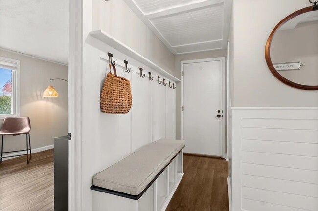 4474 Seabury