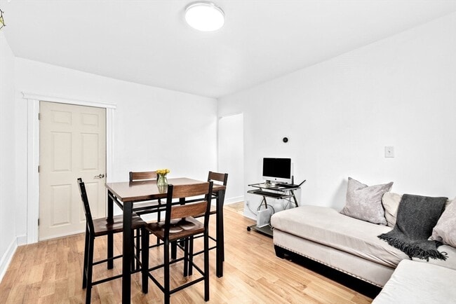 Photo - 345 Lowell St Unidad 1