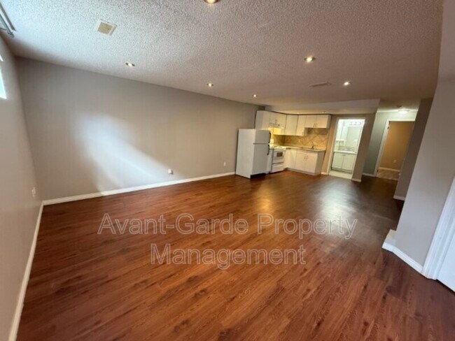 Photo - 11635-1111a 111a Ave NW