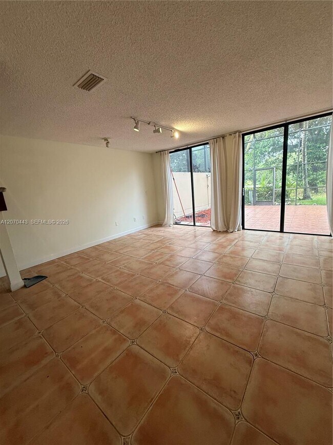 Photo - 3522 Torremolinos Ave