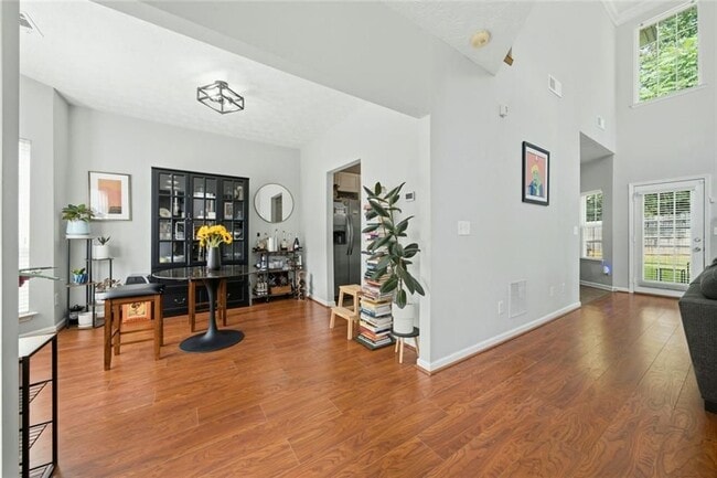 Photo - 983 Aspen Dr