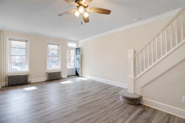 Photo - 1909 W 8th St