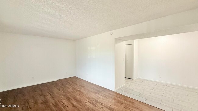 Photo - 2415 W Hazelwood St Unit 279