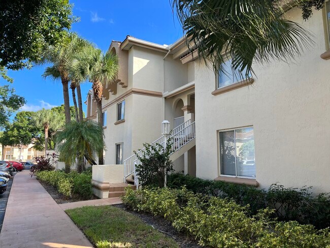 Photo - 18106 Glenmoor Dr