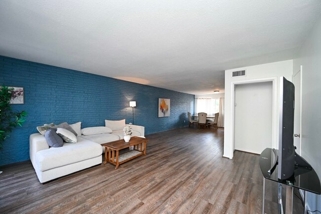 Building Photo - 4723 Merwin St Rental