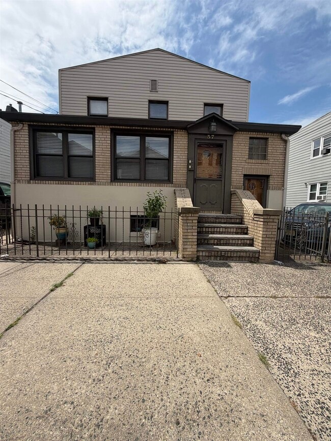 Building Photo - 57 Wales Ave Unit 2