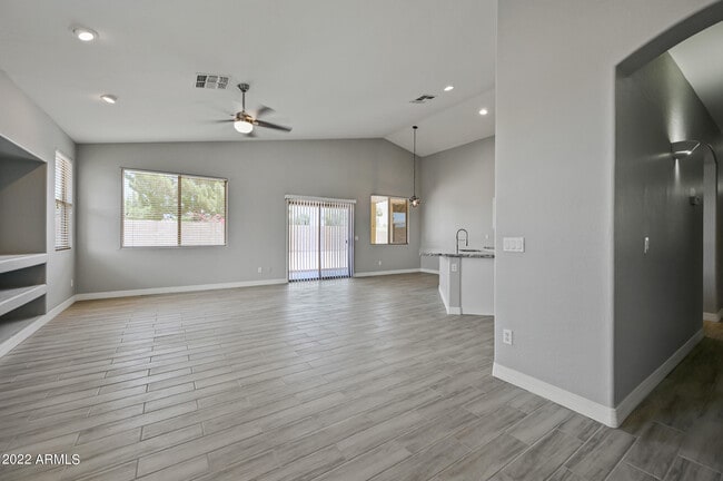 Photo - 4240 E Augusta Ave