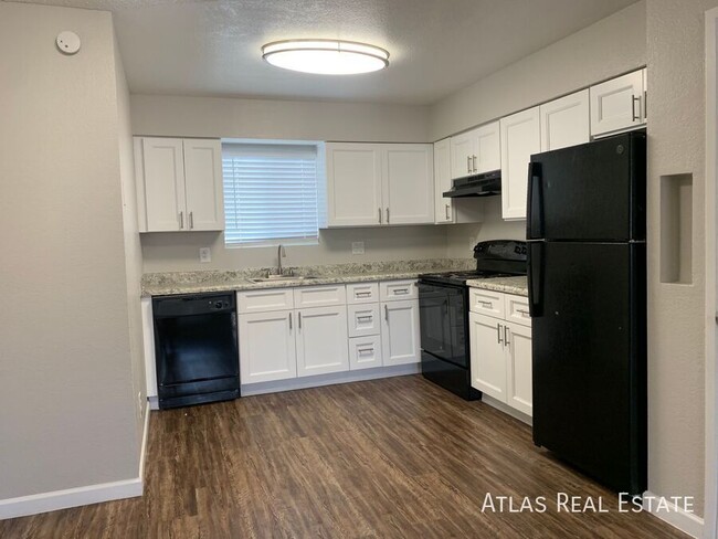 ***One Month Free***Beautiful Remodeled 2 ... - ***One Month Free***Beautiful Remodeled 2 ... Apartment Unit 116