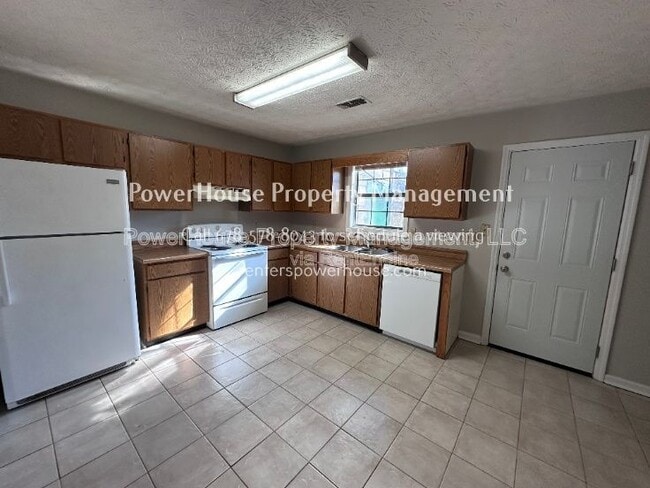 Photo - 502 Oakwood Ct