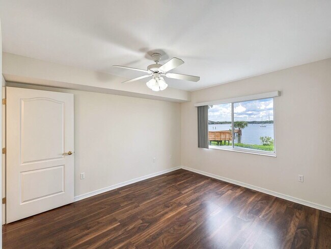 Photo - Beautiful 2 bedroom/2 bathroom on the river Unit 106