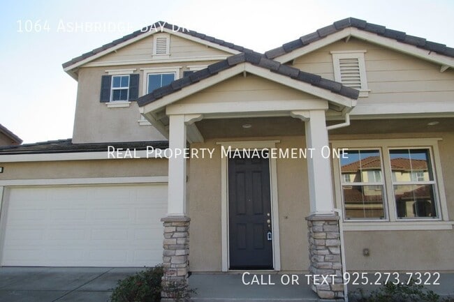Photo - 1064 Ashbridge Bay Dr