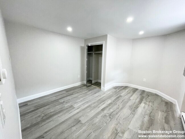Photo - 2 Holden St Unit 2