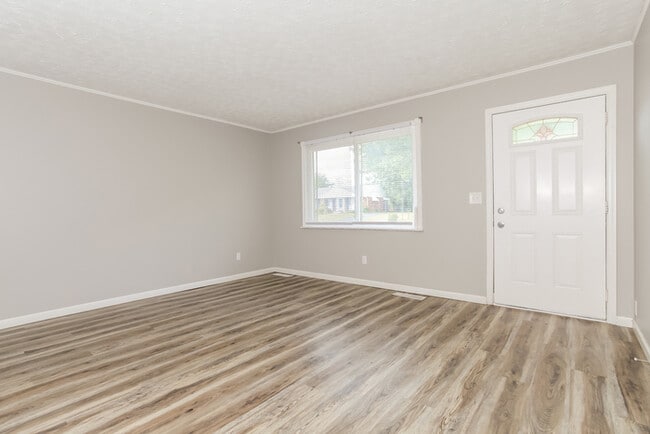 Photo - 803 Crowden Dr