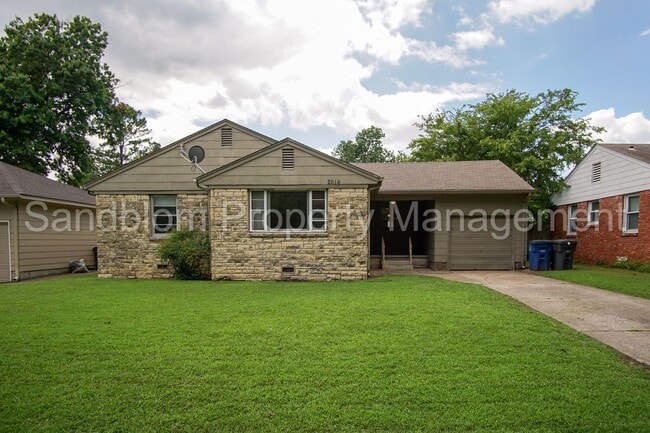 Building Photo - 2614 S Urbana Ave