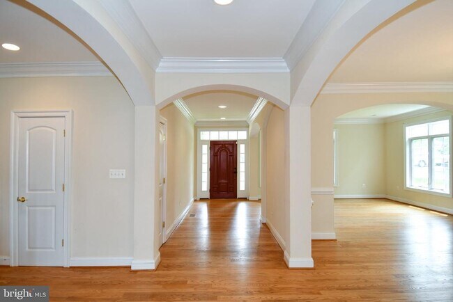 Photo - 1924 Leonard Rd