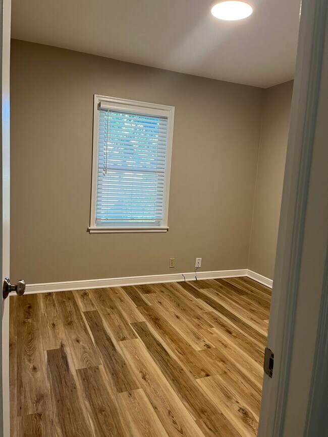 Photo - Renovated 5 Bedroom house in Saint Paul